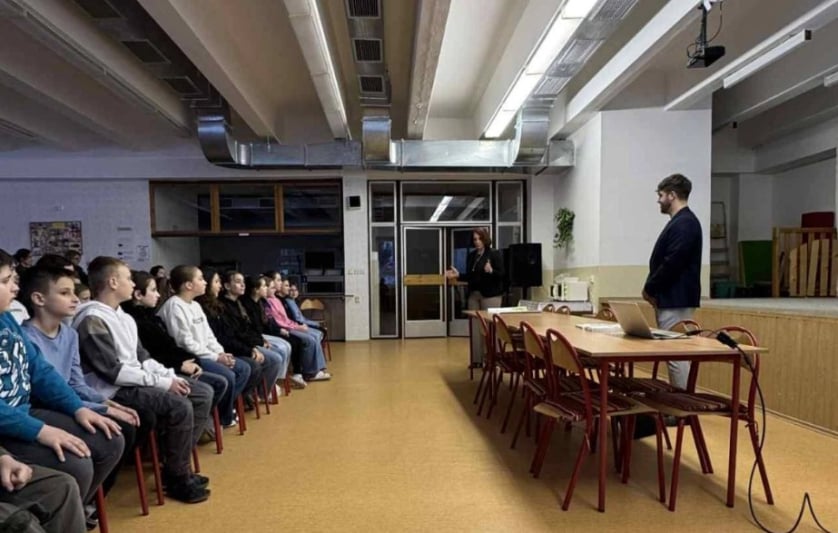 Po debate o intervenčnom tíme prichádza do bystrickej školy aplikácia na sledovanie duševnej pohody